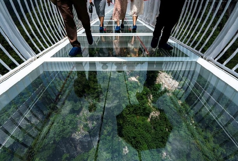 'Don't look down': Vietnam glass-bottomed bridge targets thrill-seekers