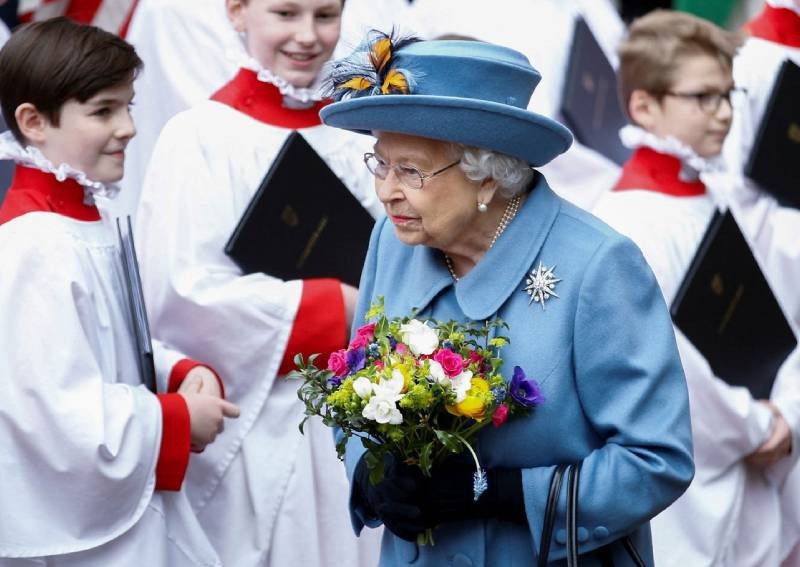 Queen Elizabeth pulls out of parliament opening because of 'mobility problems'