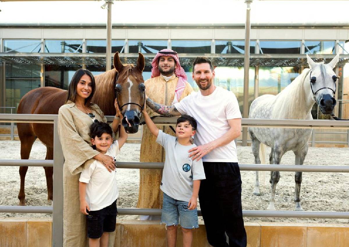 Messi apologises to PSG for Saudi trip