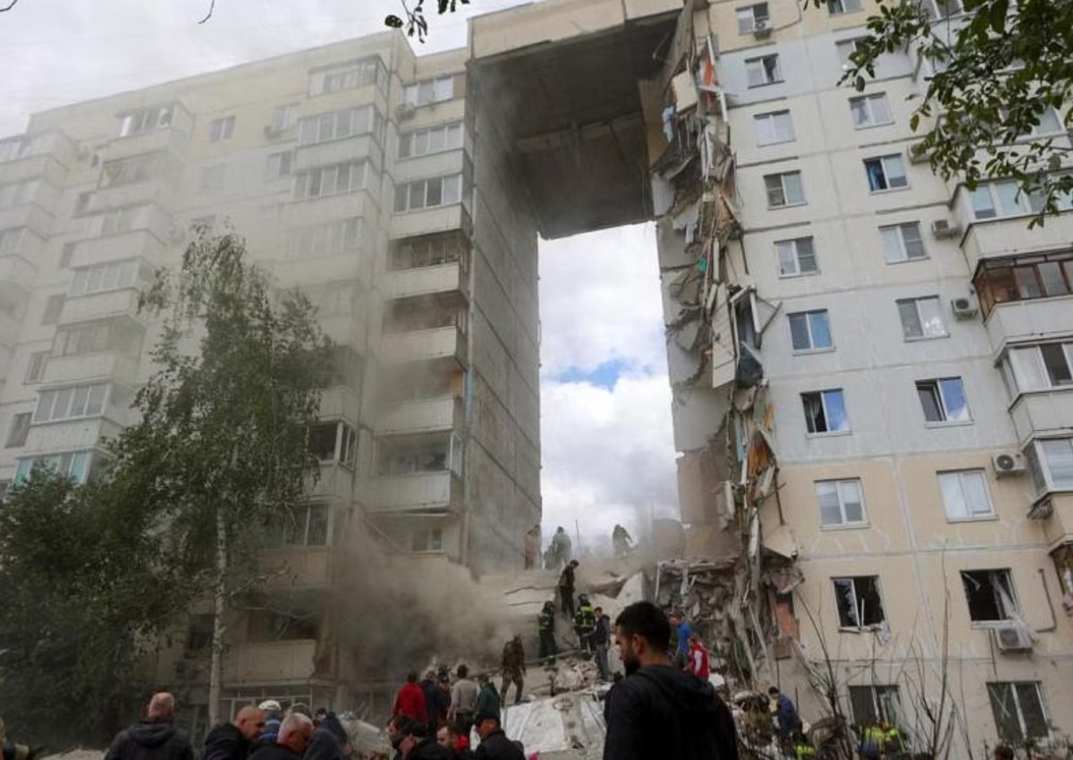 9 killed in Ukrainian missile strike on Russian apartment block, Russia says