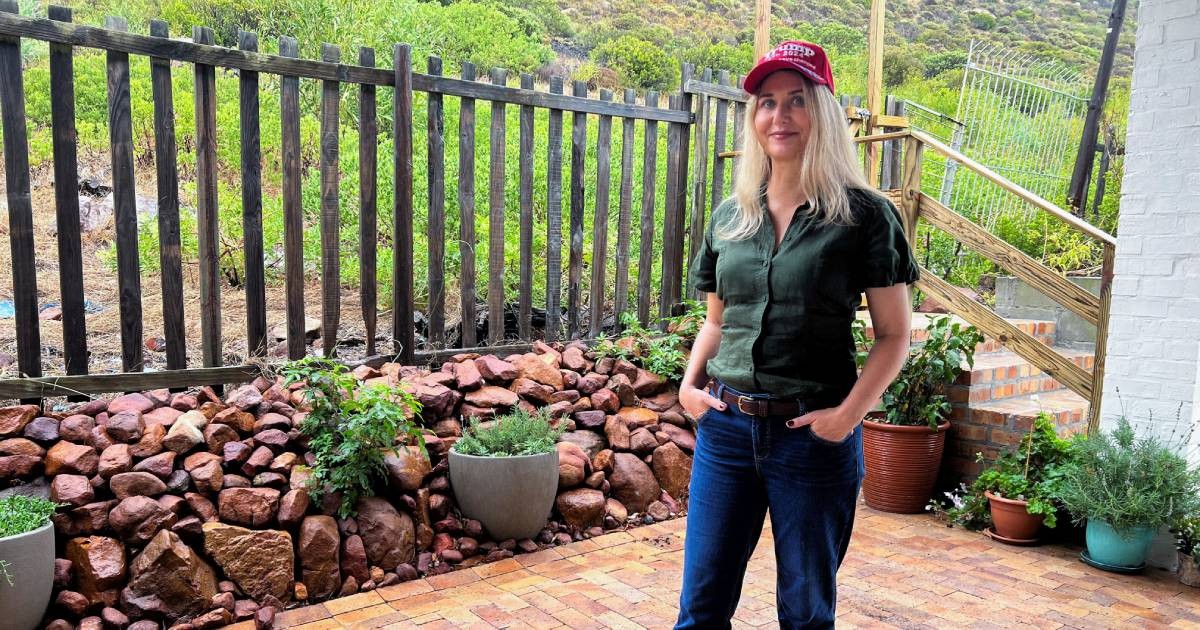First white South Africans board plane for US under Trump refugee plan