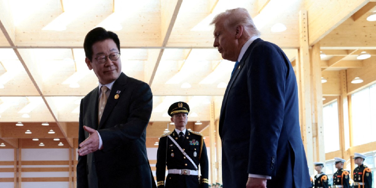 Trump says South Korea should join mission to protect ships near Iran