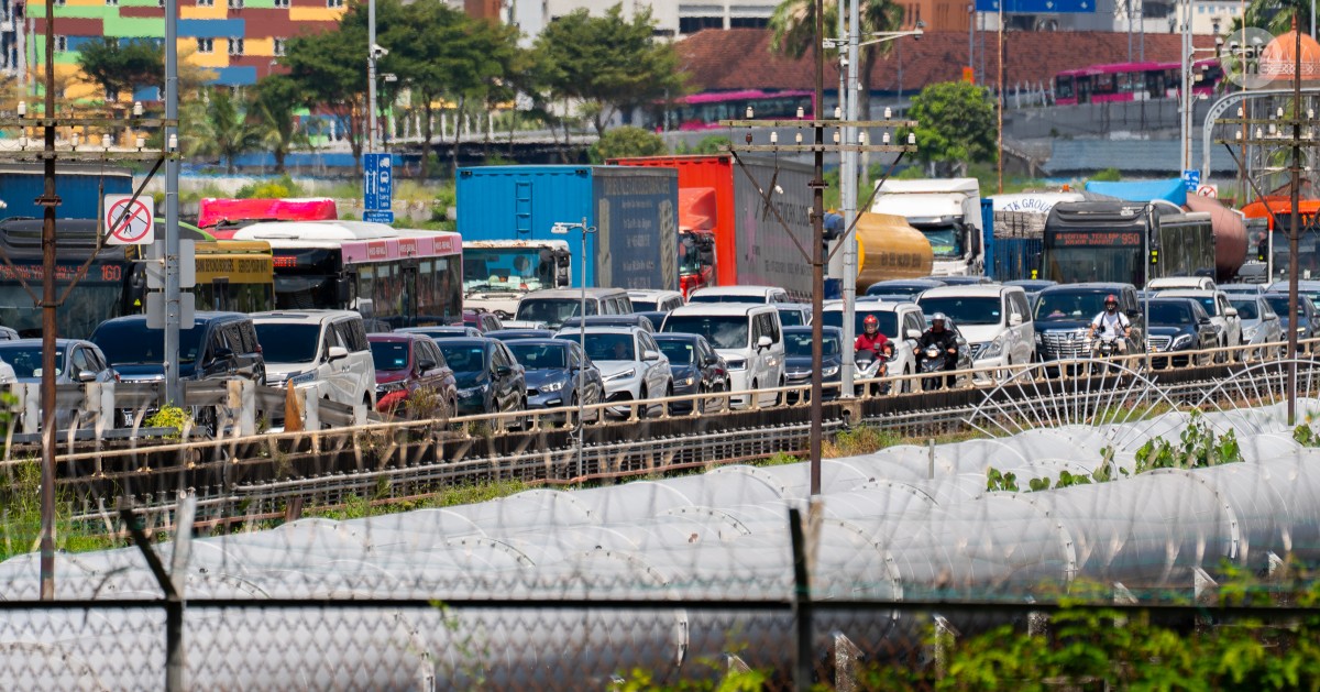 Foreign vehicles with outstanding fines will be denied entry permit from Nov 2