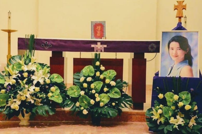 Stars and fans show up to pay last respects to Yammie Lam