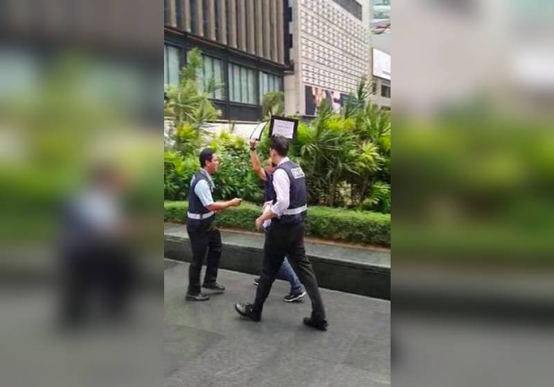 43-year-old man arrested after protesting outside Raffles Place MRT Station