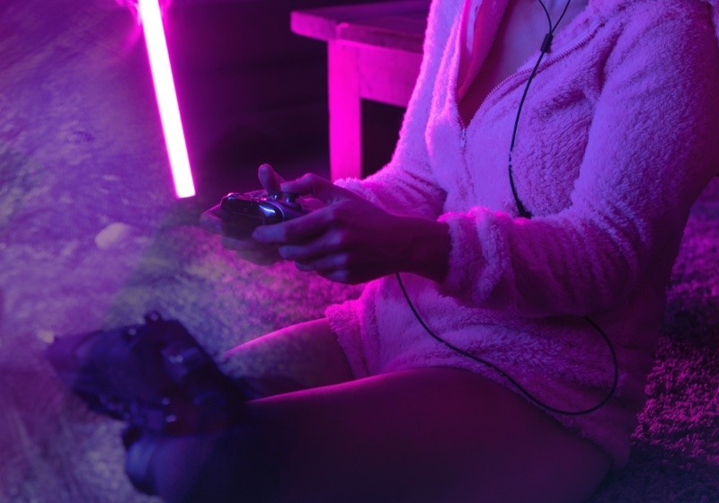 Callout for 'aesthetically pleasing' local female game streamers garners laughs, gets taken down
