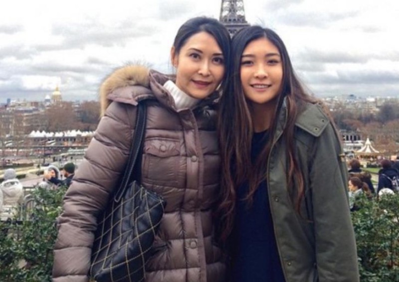 Ex Category III actress Veronica Yip and daughter vote for Trump