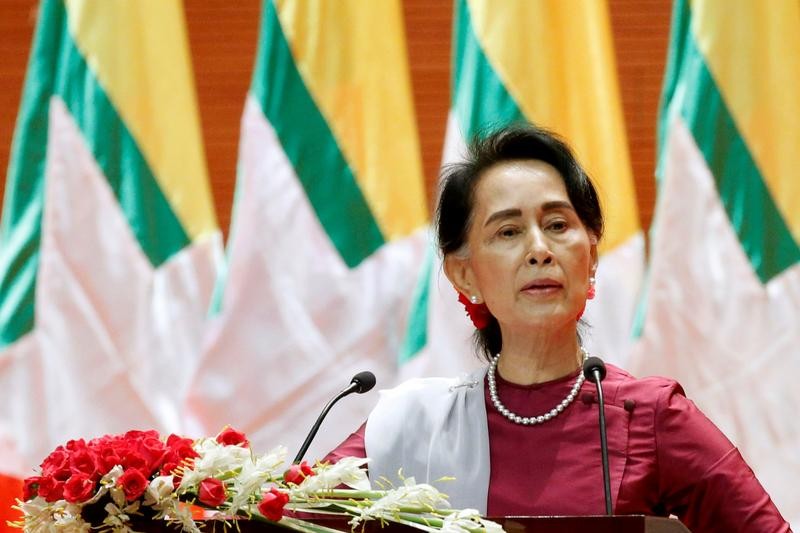 Myanmar's Suu Kyi favoured to win ahead of general election