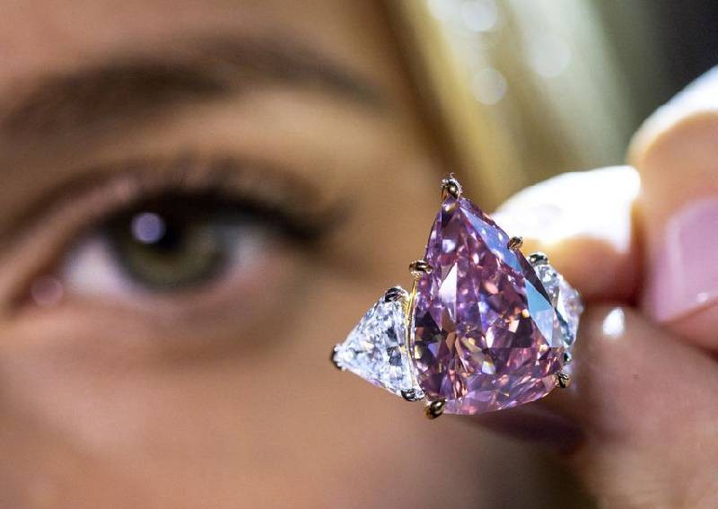 Vivid pink diamond sells for $40.3m at Christie's auction