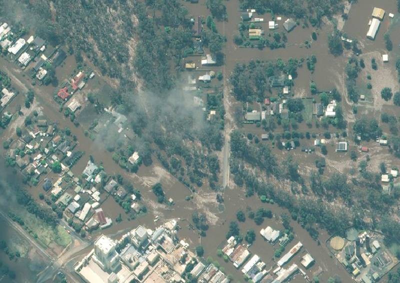 Floods isolate Australian wheatbelt towns; Singapore joins rescue efforts