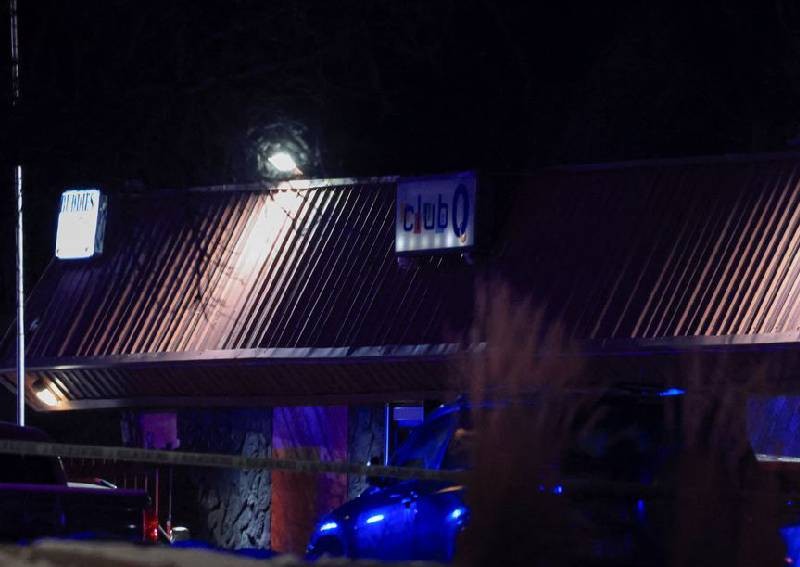 Patrons stop shooter who killed 5 at Colorado gay nightclub