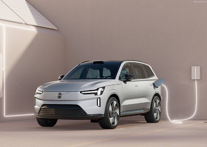 The new Swedish standard: Volvo launches the new all-electric EX90