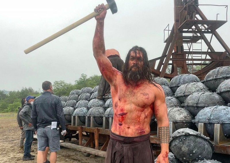 Jason Momoa 'doesn't like wearing clothes anymore'