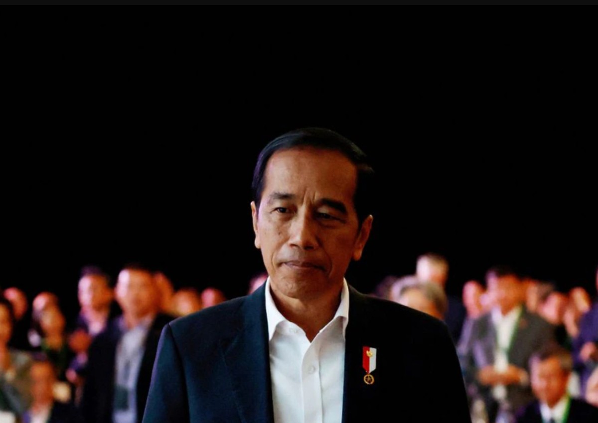 Indonesia president breaks ground on airport in new capital