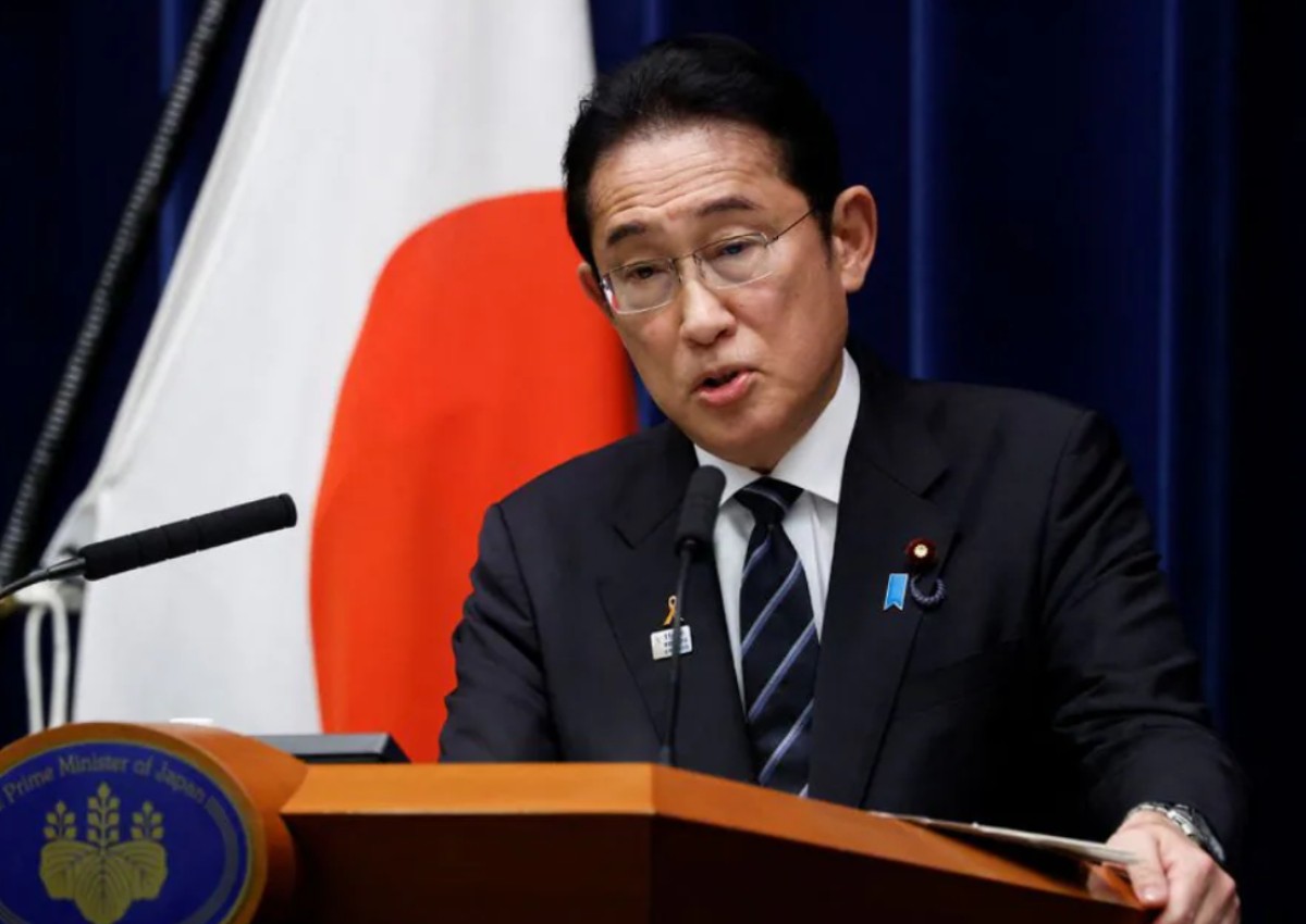 Japan PM to sack deputy finance minister over tax scandal