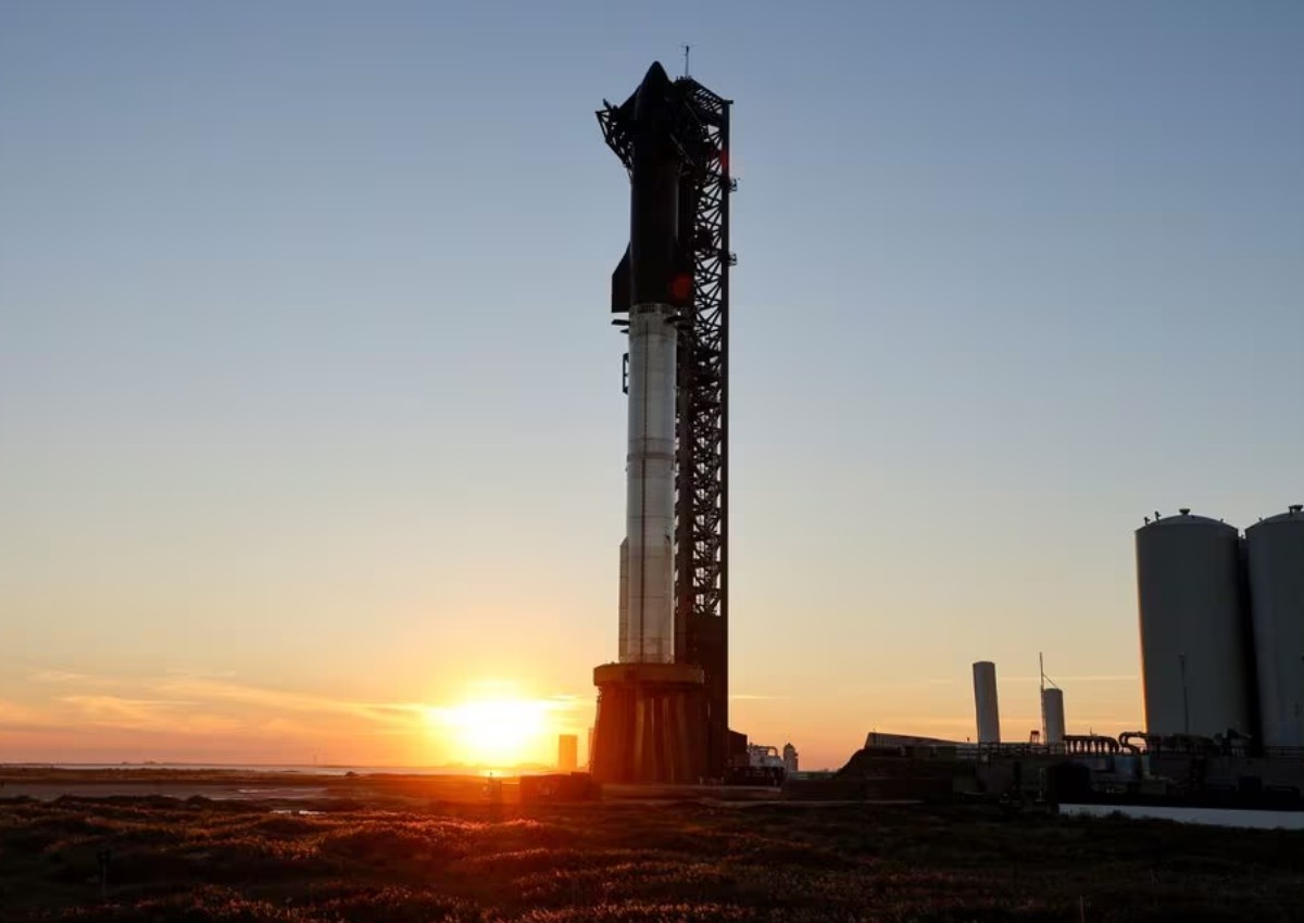 SpaceX delays Starship test flight a day over hardware swap