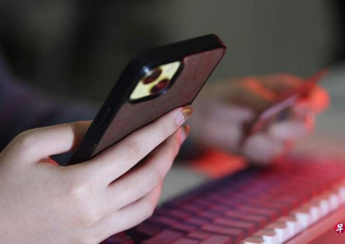 'Heartbroken': Indonesian helper steals $8,200 from employer's mum by setting up PayNow account on her phone, swiping her ATM card