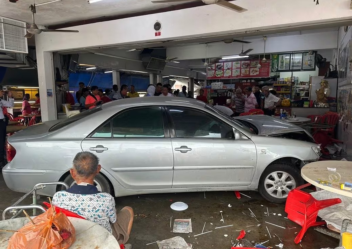 'Who will drink tea with me from now on?' Malaysian man heartbroken after car kills wife before his eyes