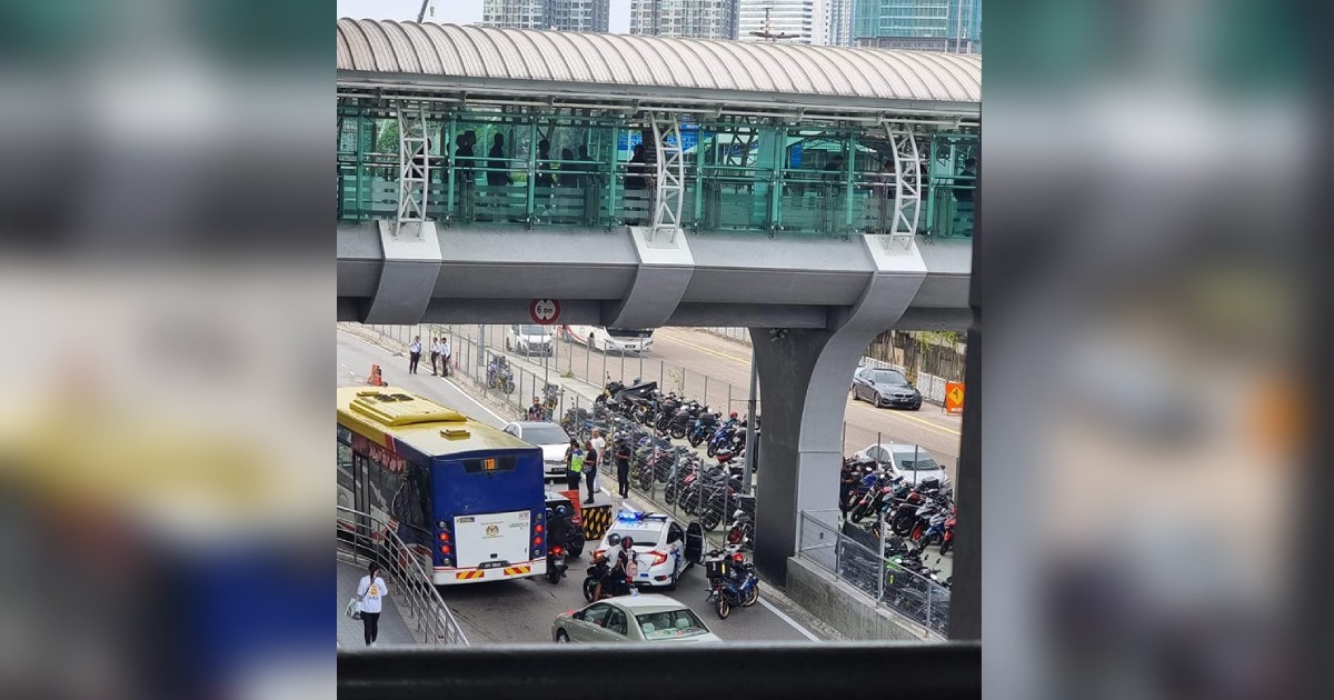 Man dies after leaping from bridge at JB checkpoint to evade immigration checks