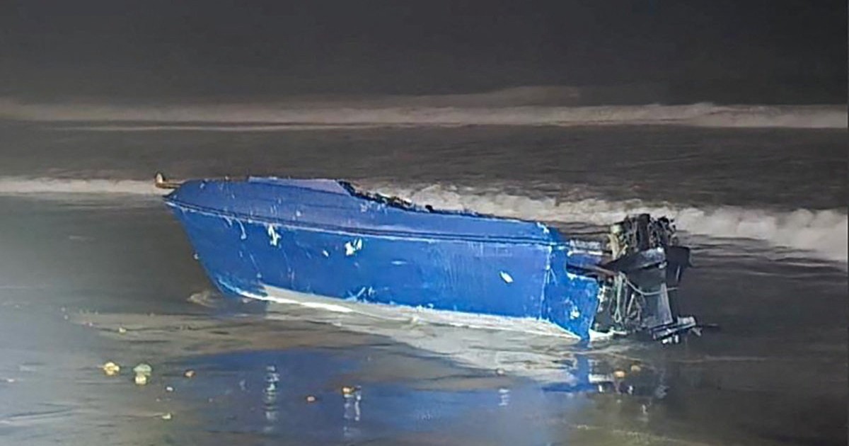 Four dead after suspected migrant boat capsizes near San Diego, Coast Guard says