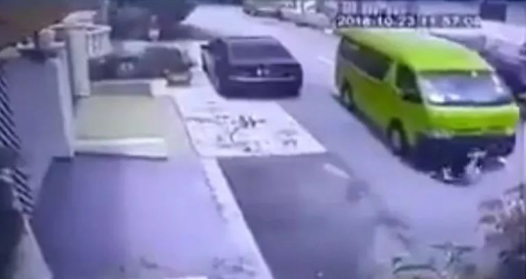 School van runs over and kills 5-year-old girl in JB