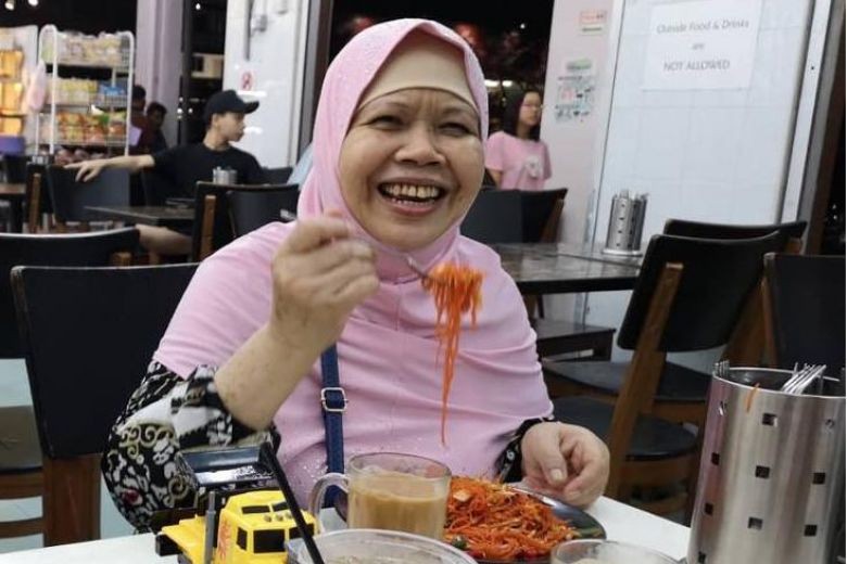 63-year-old woman dies in Punggol flat fire, 3-year-old granddaughter warded