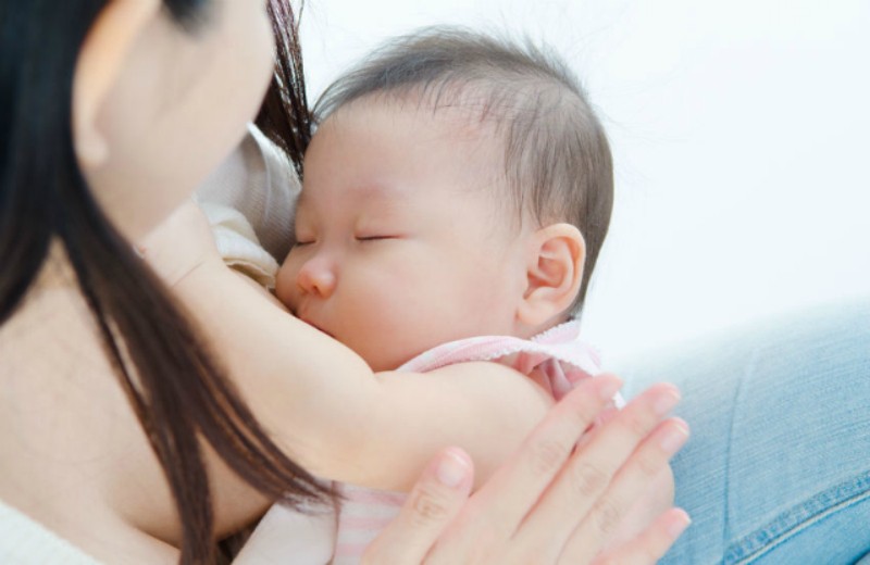 10 things every new mum in Singapore should know for breastfeeding success