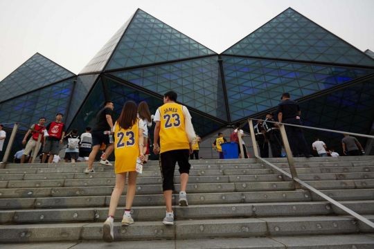 Chinese fans miffed at NBA over Hong Kong comments, but not enough to skip a game