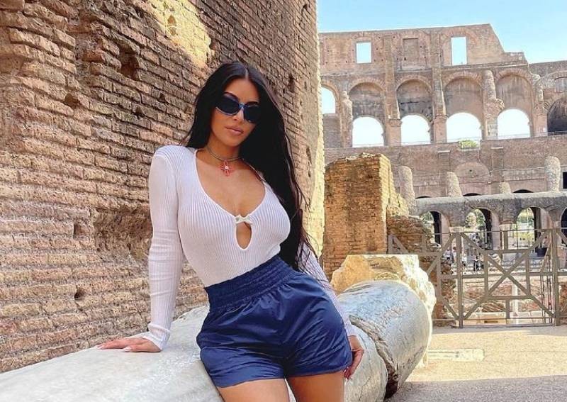 Kim Kardashian West saves a widow from eviction