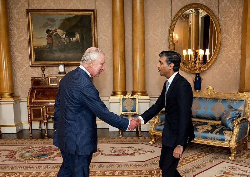 New PM Rishi Sunak pledges to lead Britain out of economic crisis