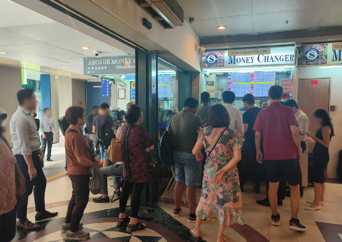 $1 to RM3.50: Money changer sells out ringgit in under 2 hours