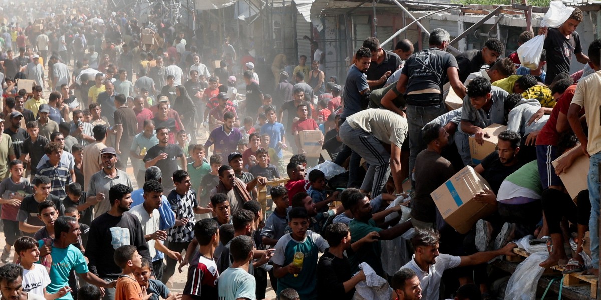 Gazans stream back home as Israel-Hamas ceasefire holds