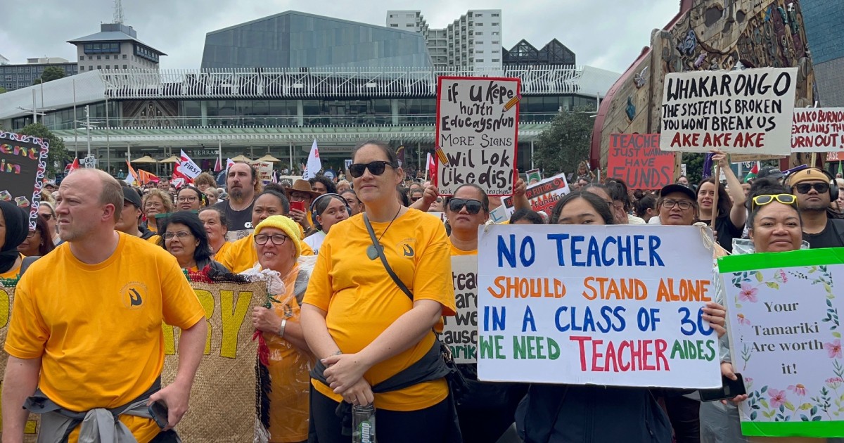 Massive strike in New Zealand as 100,000 demand better pay and conditions