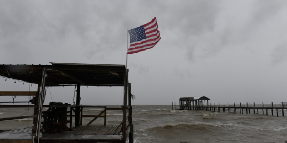 Hundreds of thousands without power after Isaias slams the Florida Panhandle and Alabama