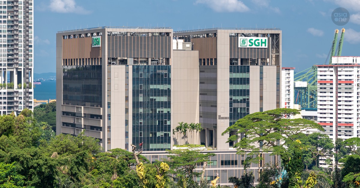 SGH reports high A&E patient volume, warns of longer waits for hospital beds
