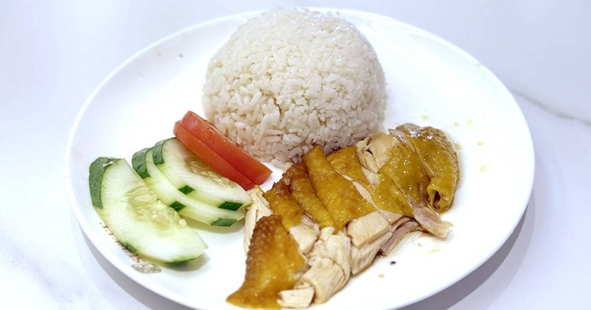 Heading to Malacca? Check out Suukee, an untouristy spot serving up chicken rice and laksa