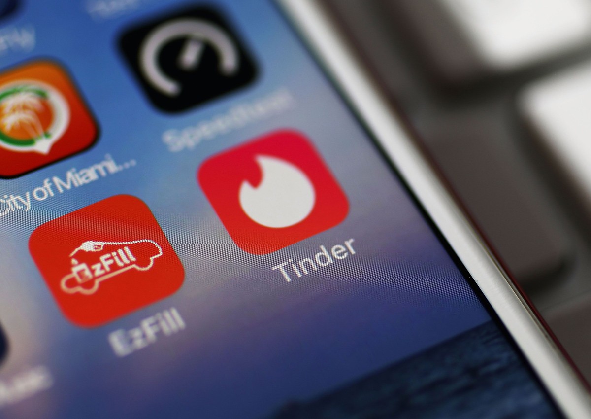 A swipe is not enough: Tinder trials extra control for women