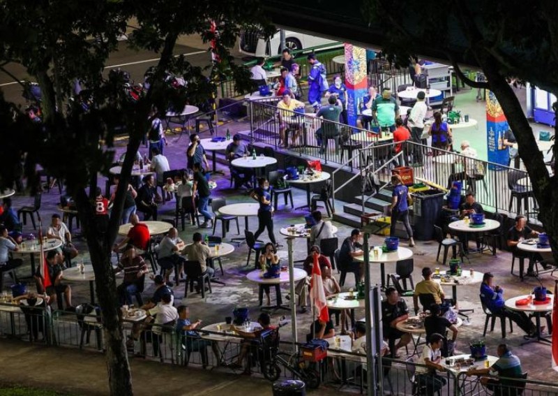 Loopholes around Covid-19 rules? Seniors intermingling at coffee shop in Jurong worries residents