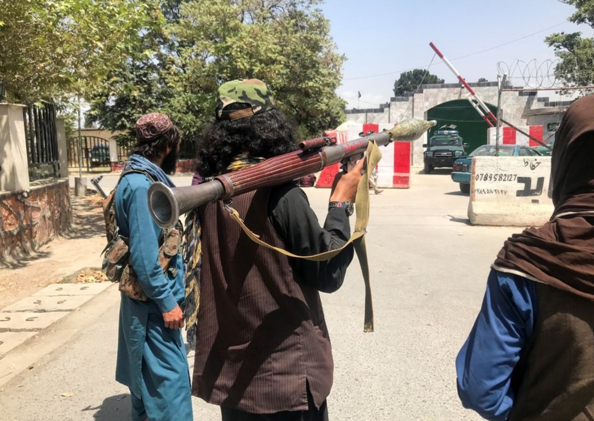 Taliban hang up bodies of alleged kidnappers in Afghan city