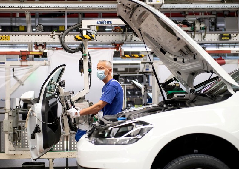 Europe heading for recession as cost of living crisis deepens