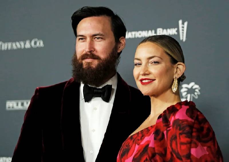 Kate Hudson almost threw her diamond engagement ring in the ocean after furious row with fiancé