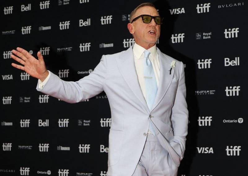 Daniel Craig says he was 'very lucky' to work with Queen Elizabeth