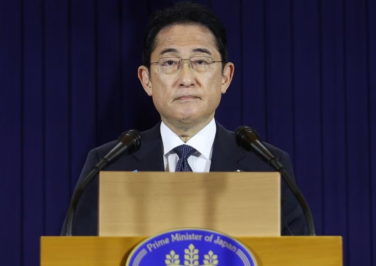 Japan PM says he plans cabinet reshuffle, 'drastic' economic measures