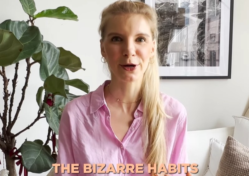 Swiss expat points out 'bizarre' Singaporean habits, including snapping photos of food