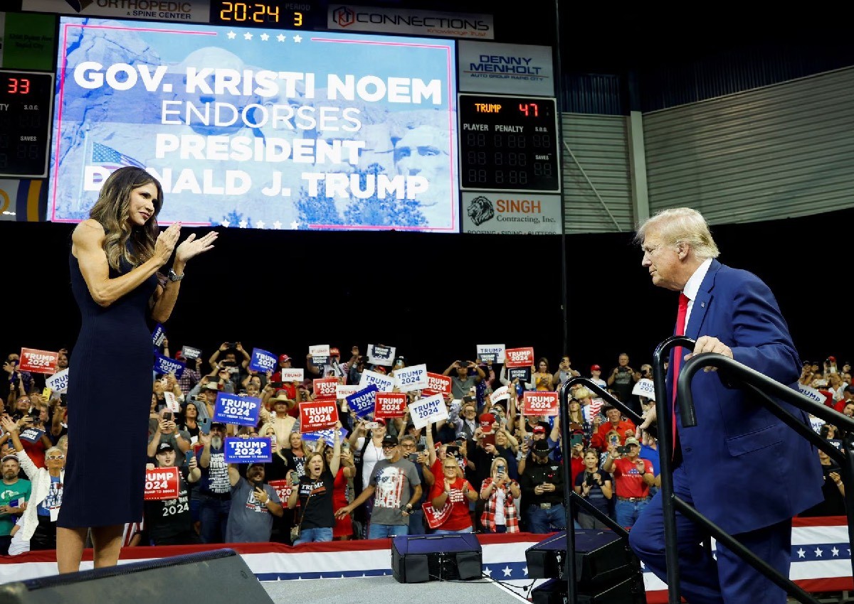 Trump scores South Dakota governor's 2024 endorsement at rally