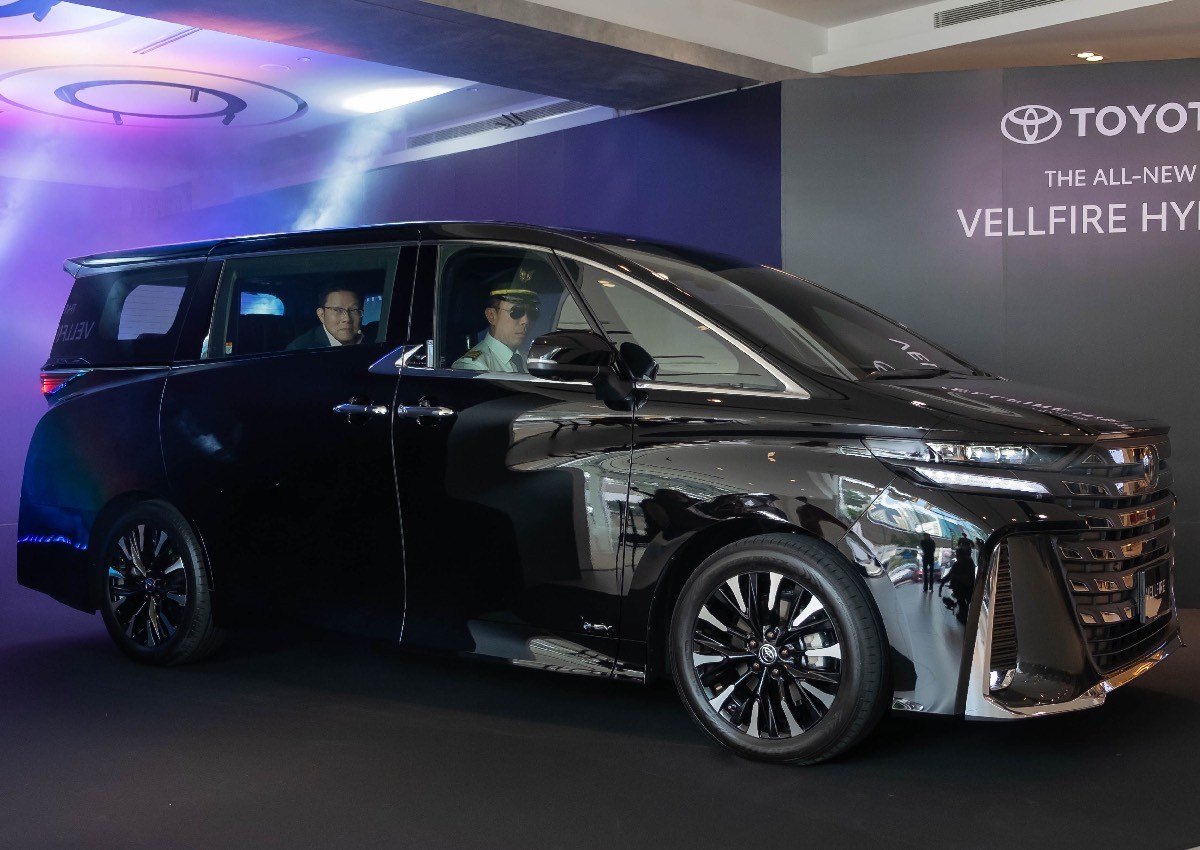 All-new Toyota Vellfire Hybrid arrives in Singapore: The ultimate towkay chariot awaits you