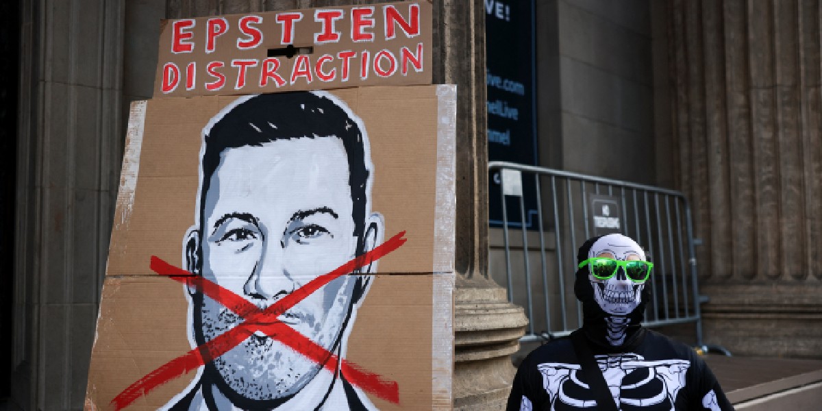 Ted Cruz breaks with fellow Republicans and condemns government threats against US broadcasters