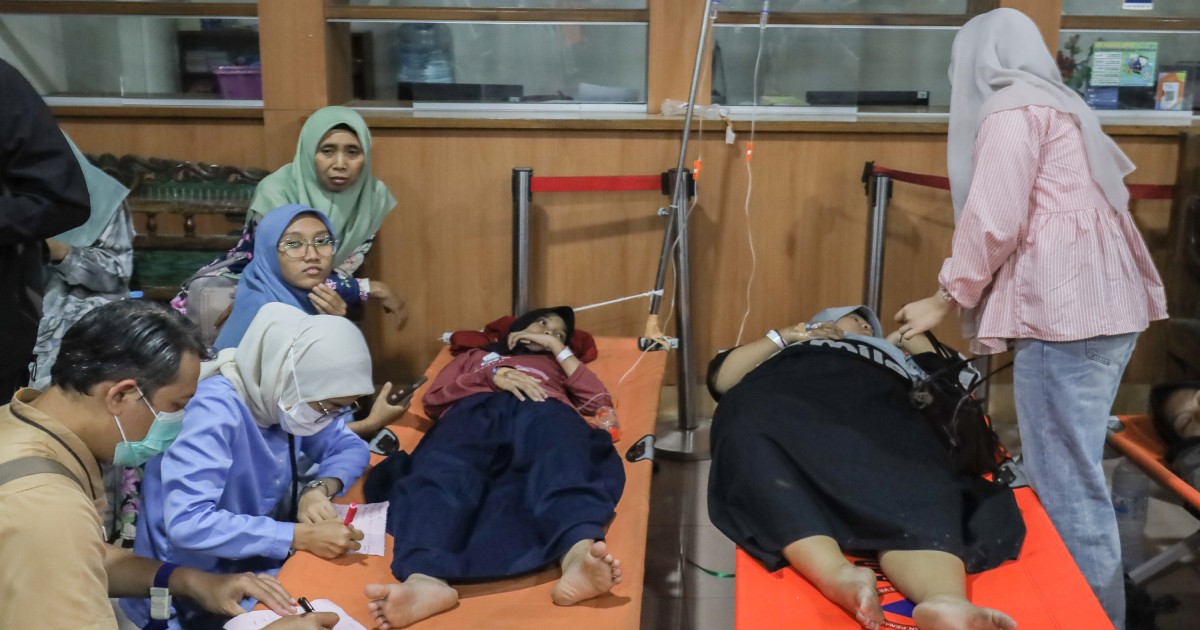 Nearly 2,000 fall ill in suspected food poisoning linked to Indonesia's free school meals programme