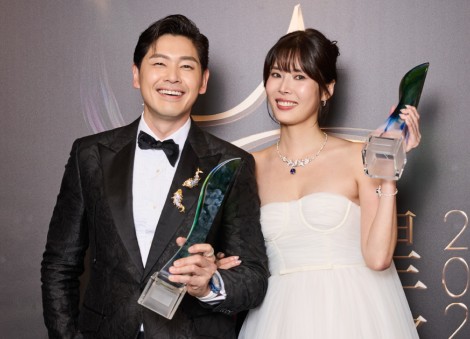 Star Awards 2026: Carrie Wong and Romeo Tan win All-Time Favourite Artiste 