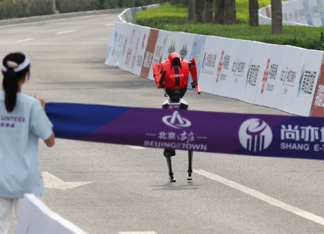 Humanoid robots race past humans in Beijing half-marathon, showing rapid advances